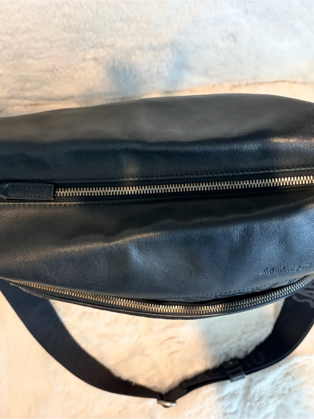 Salvatore Ferragamo Large Gancini Black Leather Messenger Crossbody Bag - Picture 4 of 14